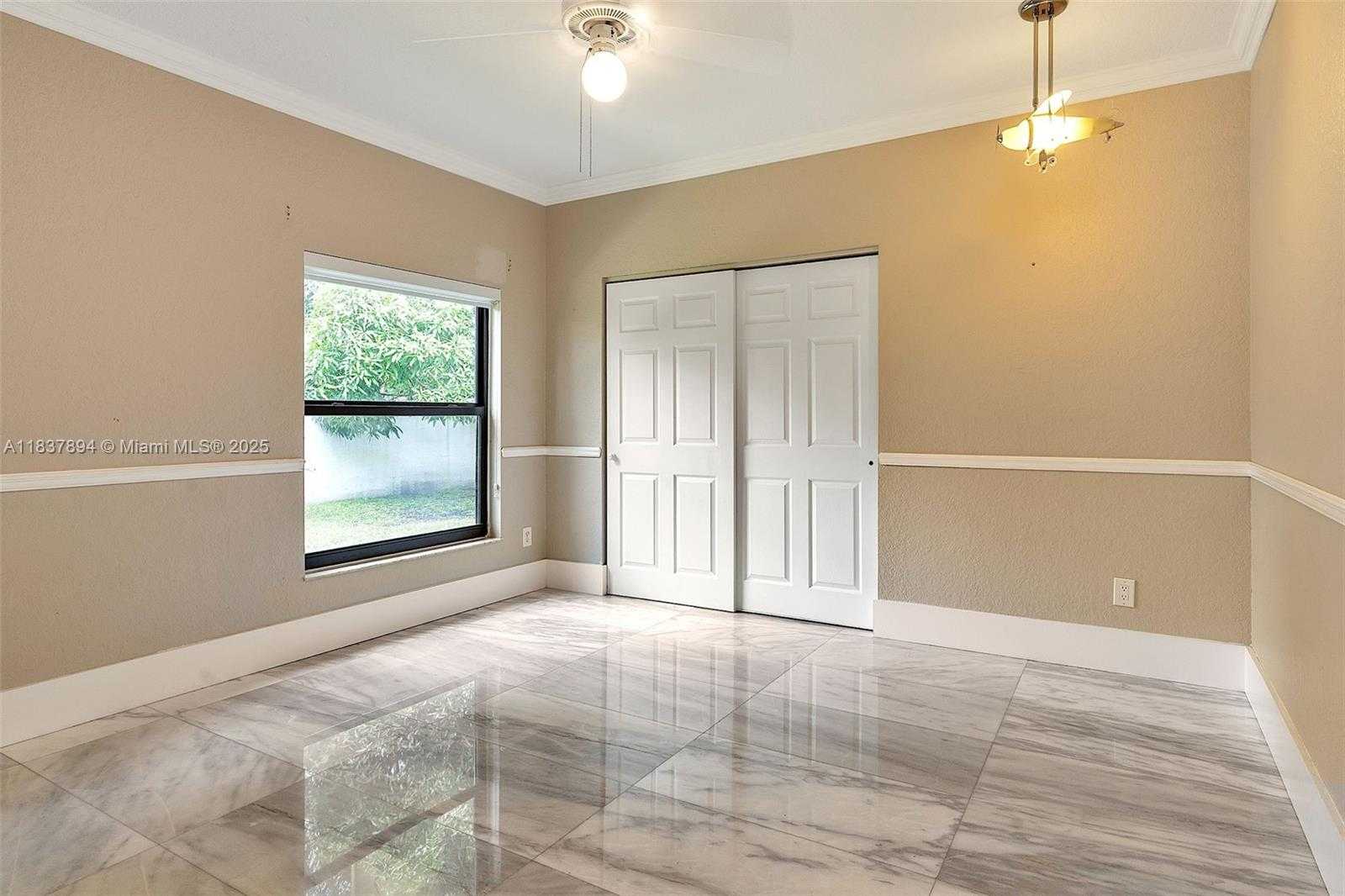 Small Image of 3500 FAIRFAX LN, Davie Number 6