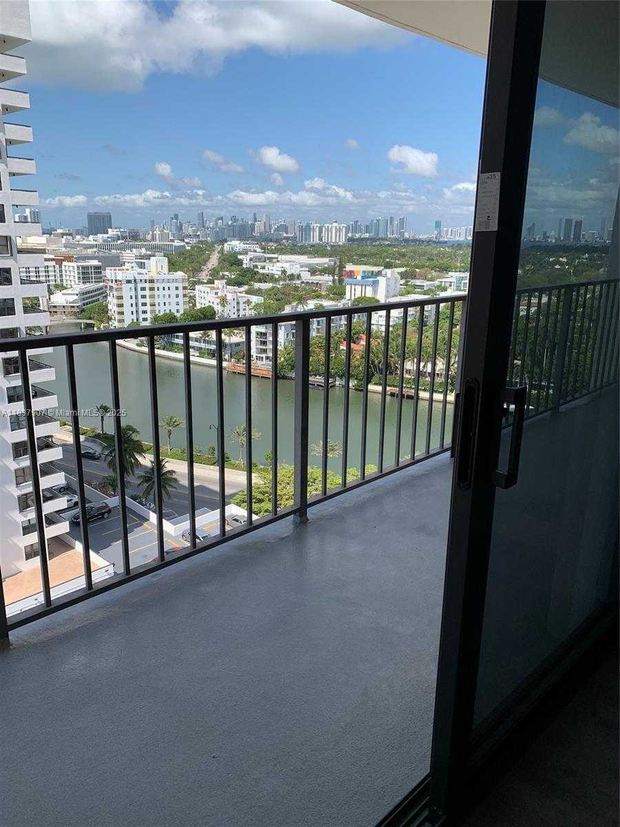 Small Image of 2625 COLLINS AVE #1802, Miami Beach Number 12
