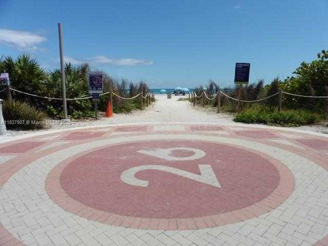 Small Image of 2625 COLLINS AVE #1802, Miami Beach Number 16