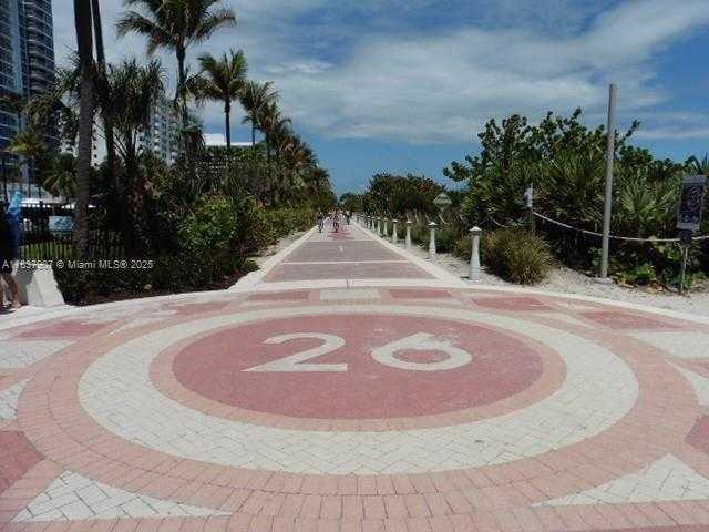 Small Image of 2625 COLLINS AVE #1802, Miami Beach Number 17