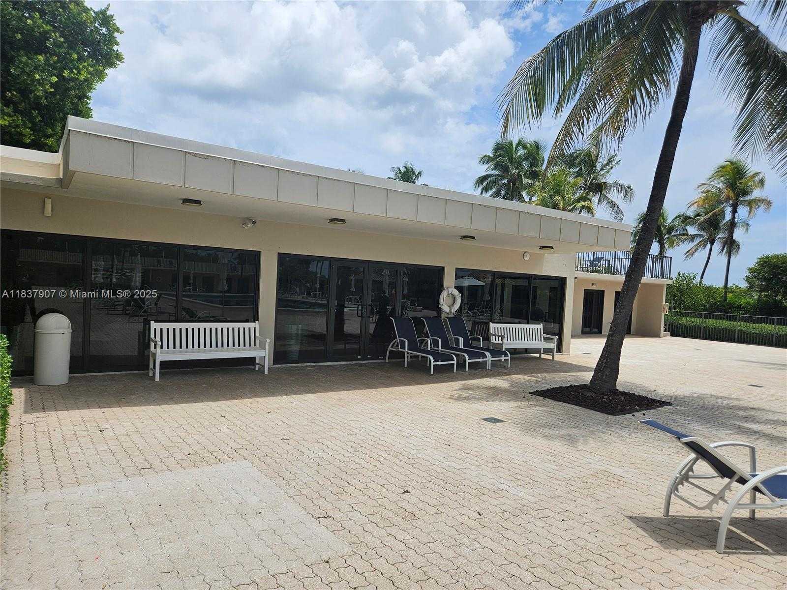 Small Image of 2625 COLLINS AVE #1802, Miami Beach Number 22
