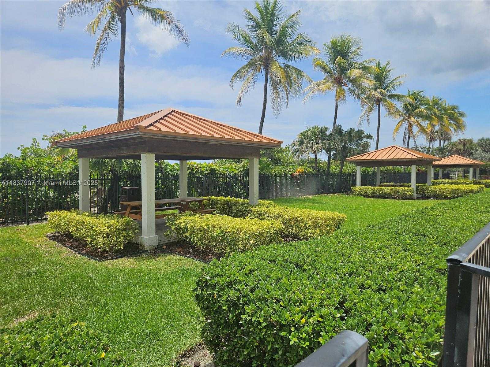 Small Image of 2625 COLLINS AVE #1802, Miami Beach Number 27