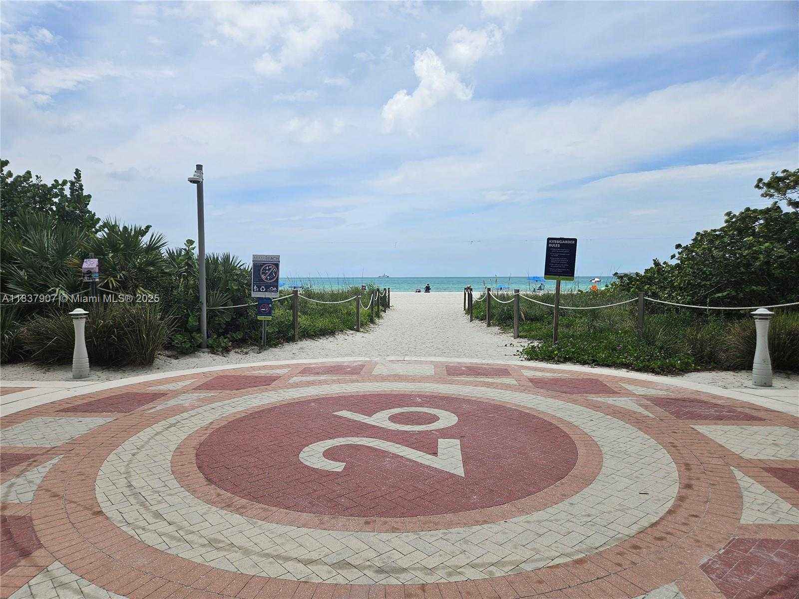 Small Image of 2625 COLLINS AVE #1802, Miami Beach Number 30