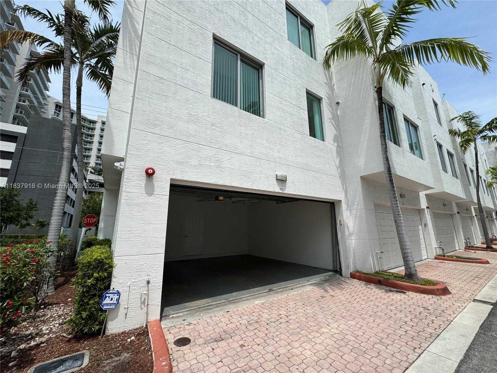 Small Image of 2146 VAN BUREN ST #402, Hollywood Number 11