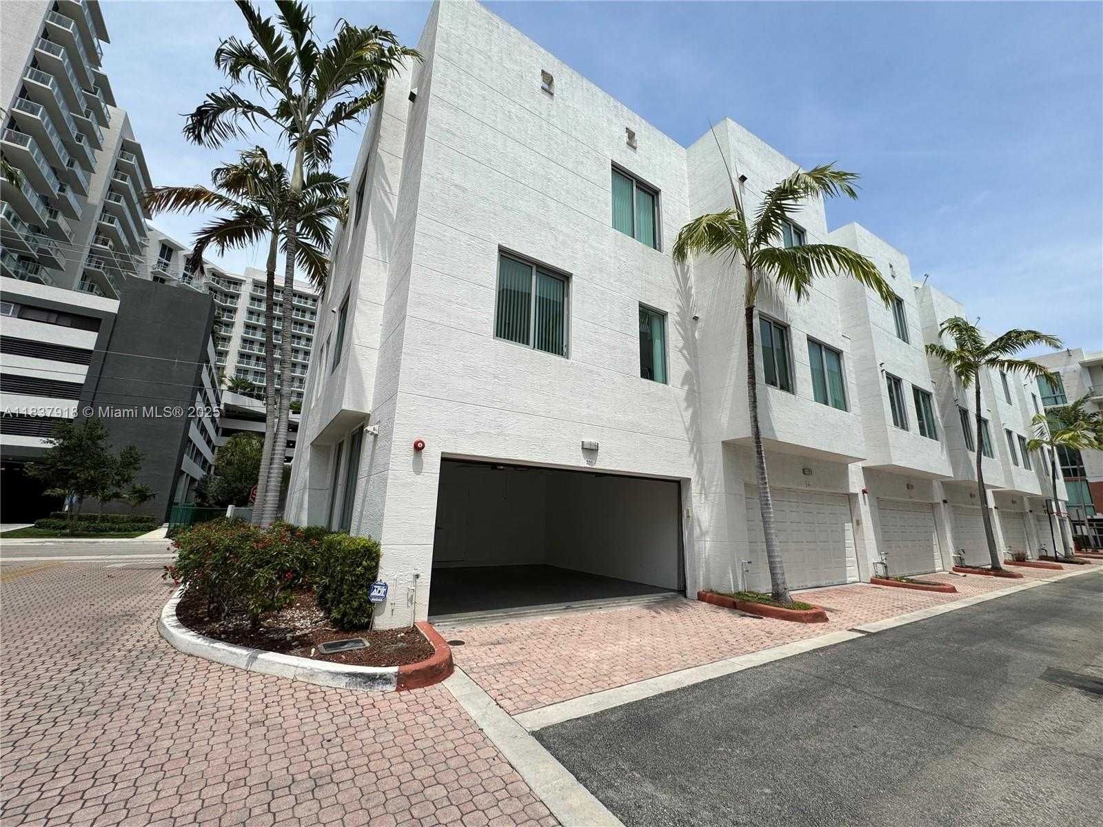 Small Image of 2146 VAN BUREN ST #402, Hollywood Number 14