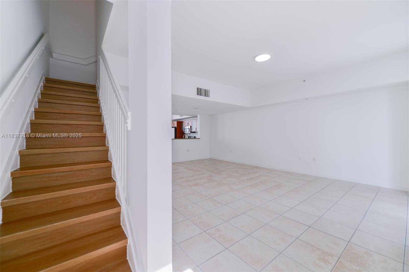 Small Image of 2146 VAN BUREN ST #402, Hollywood Number 23