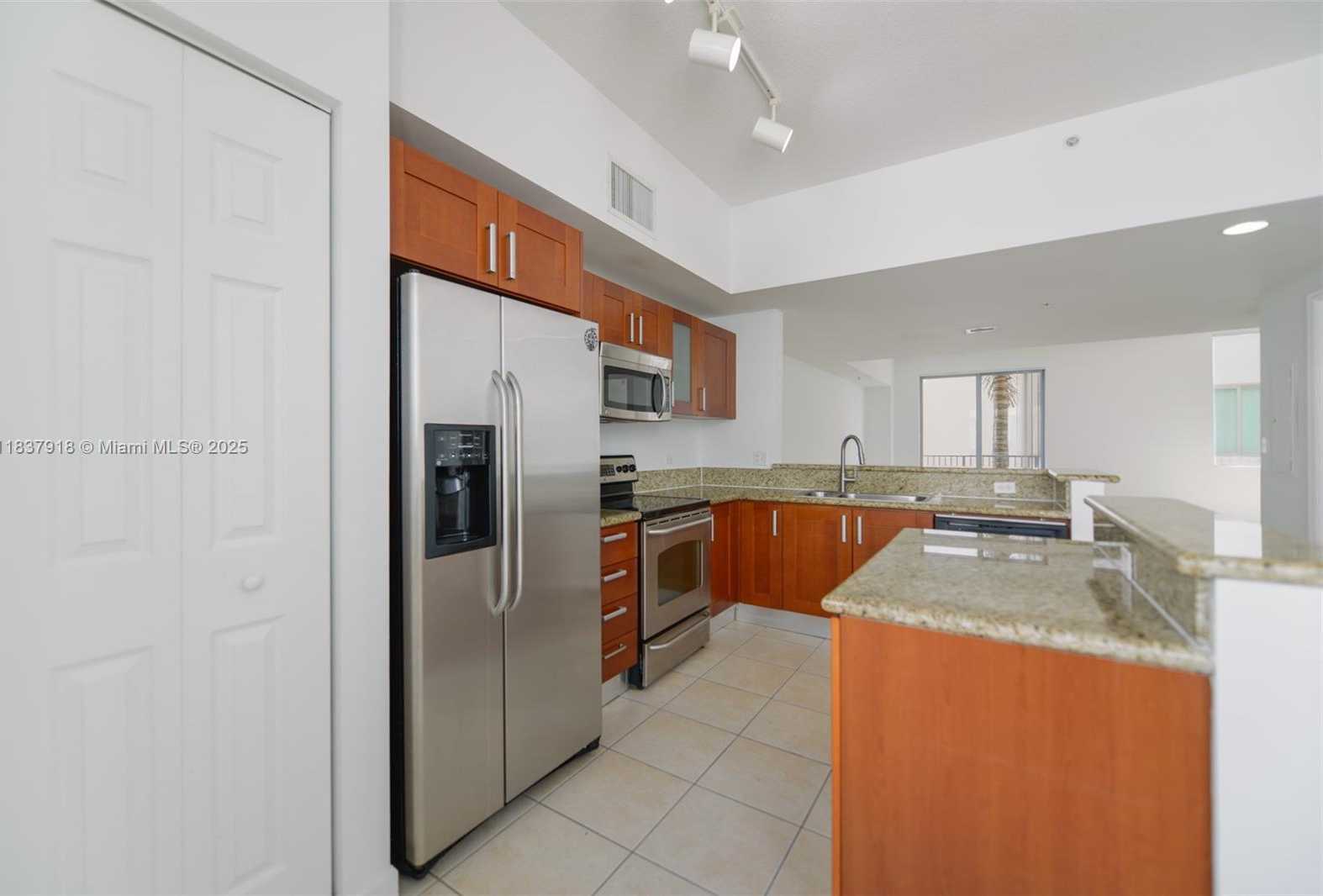 Small Image of 2146 VAN BUREN ST #402, Hollywood Number 4