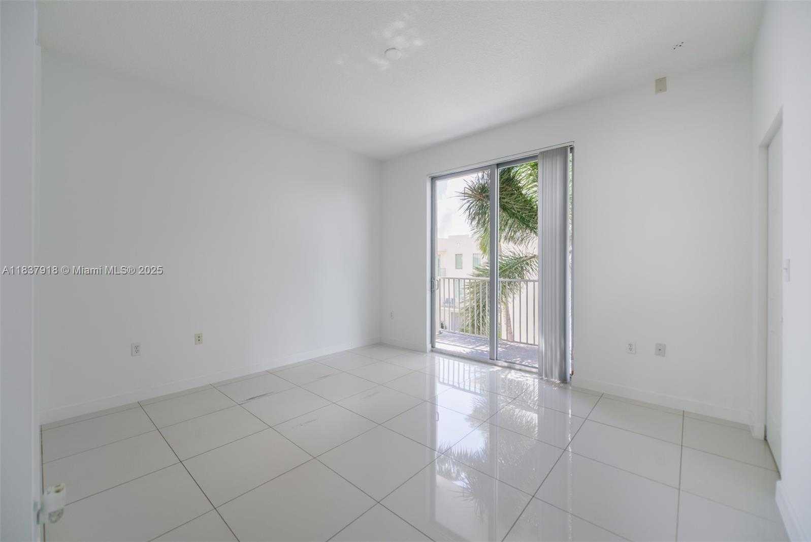 Small Image of 2146 VAN BUREN ST #402, Hollywood Number 5