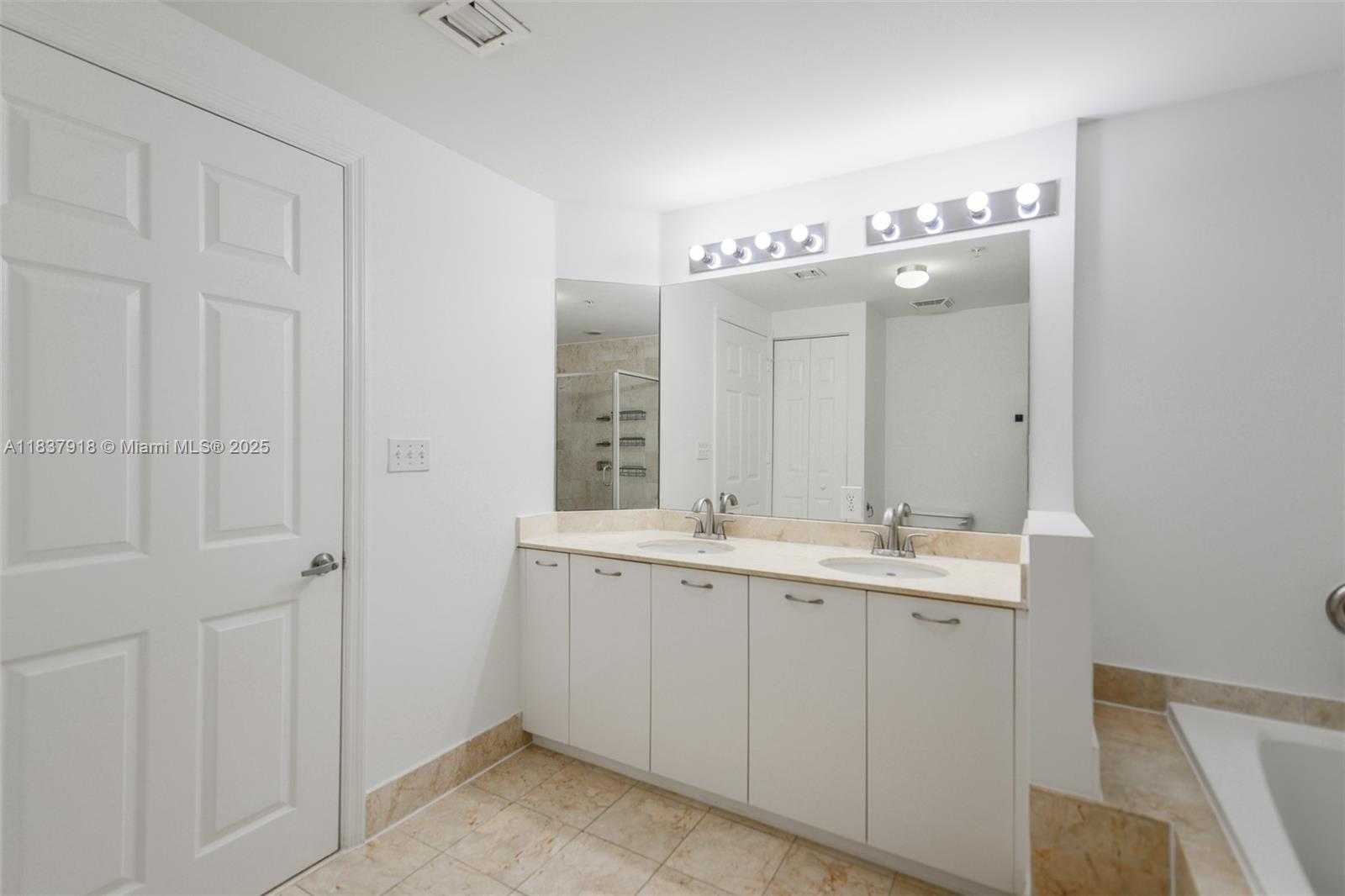 Small Image of 2146 VAN BUREN ST #402, Hollywood Number 7