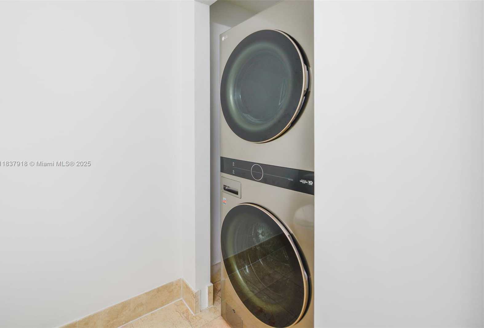Small Image of 2146 VAN BUREN ST #402, Hollywood Number 9