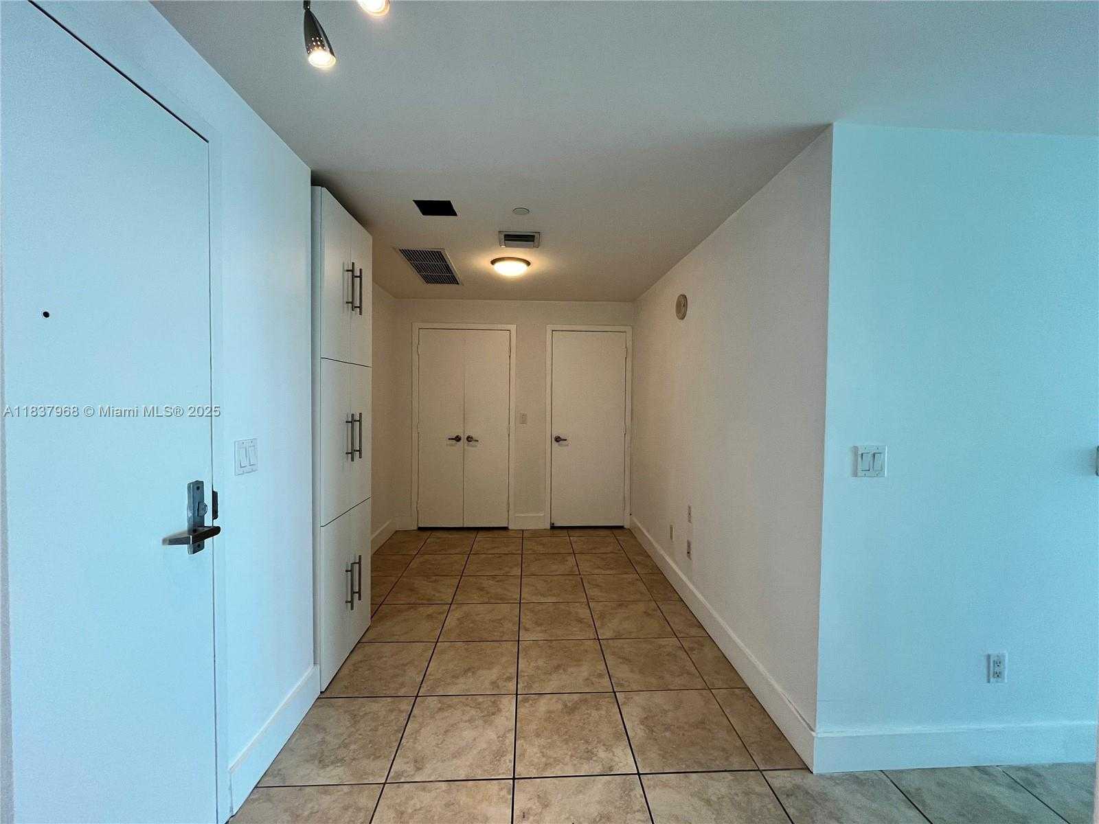 Small Image of 888 BISCAYNE BLVD #3403, Miami Number 12