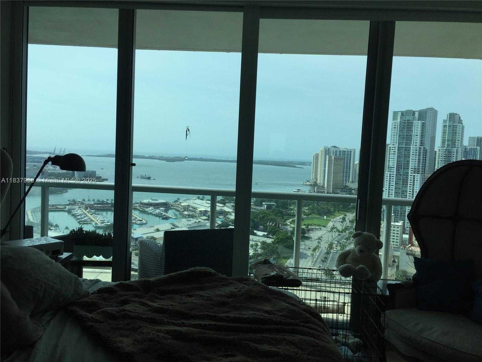 Small Image of 888 BISCAYNE BLVD #3403, Miami Number 4
