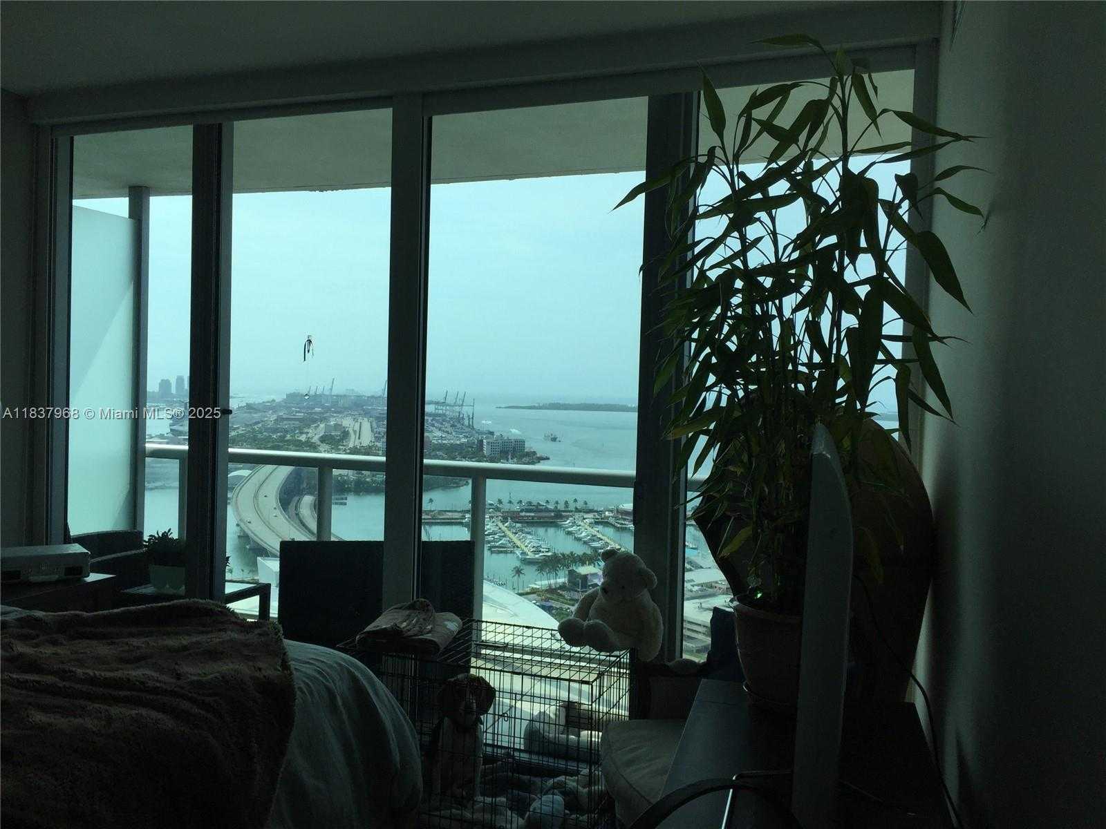 Small Image of 888 BISCAYNE BLVD #3403, Miami Number 5