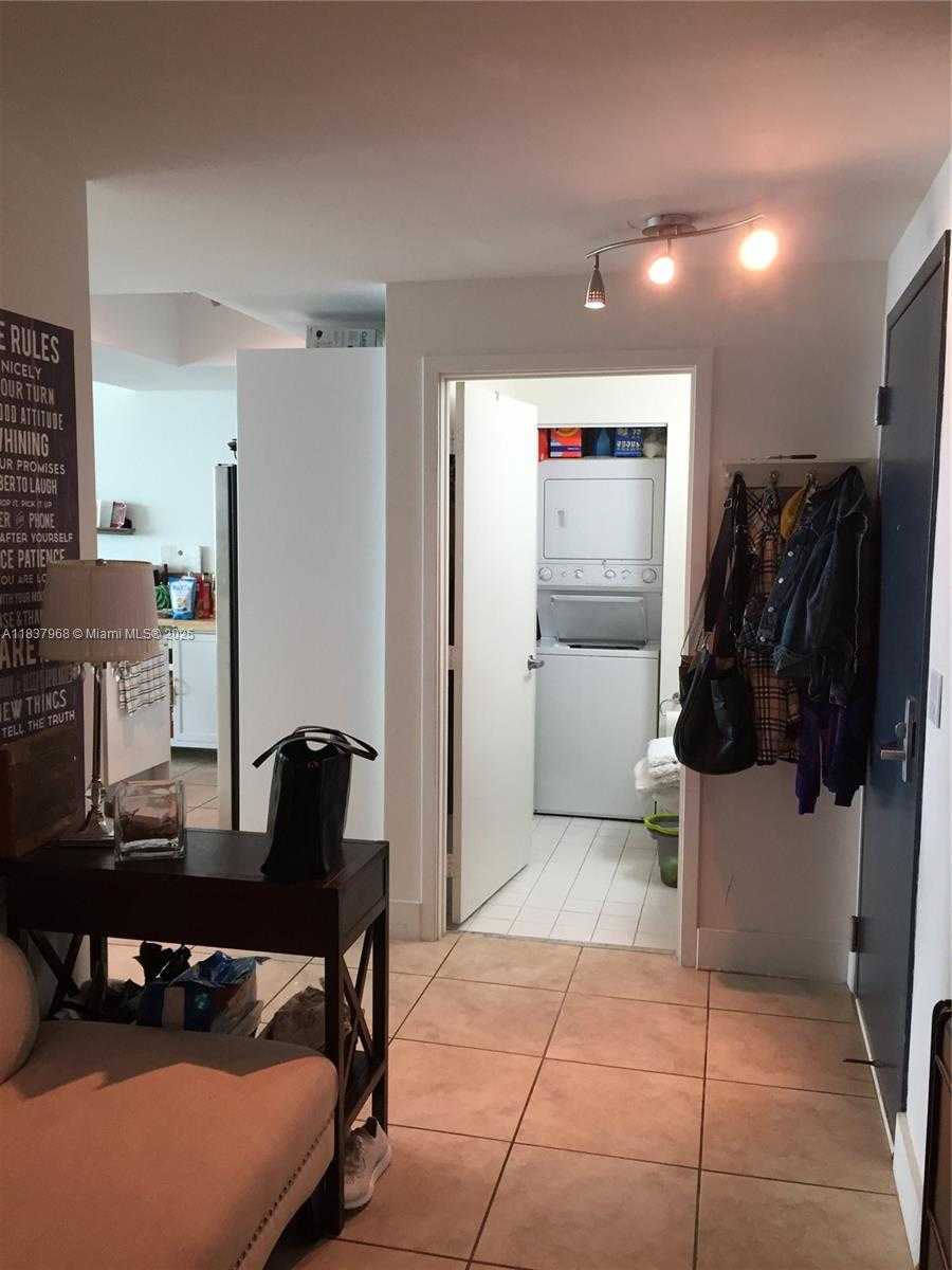 Small Image of 888 BISCAYNE BLVD #3403, Miami Number 7