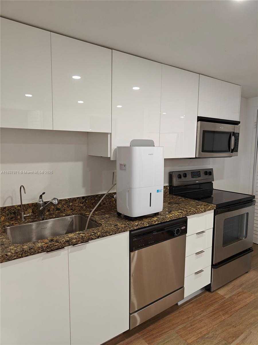 Small Image of 801 BRICKELL BAY DR #1963, Miami Number 11
