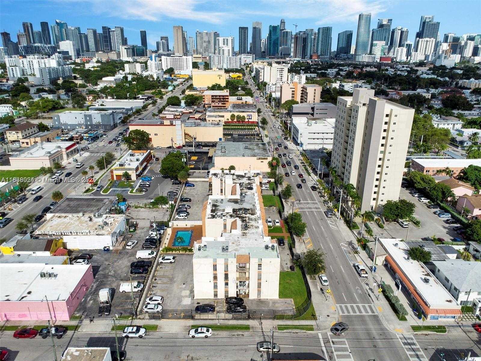 Small Image of 1051 SOUTH WEST 1ST ST #211, Miami Number 12