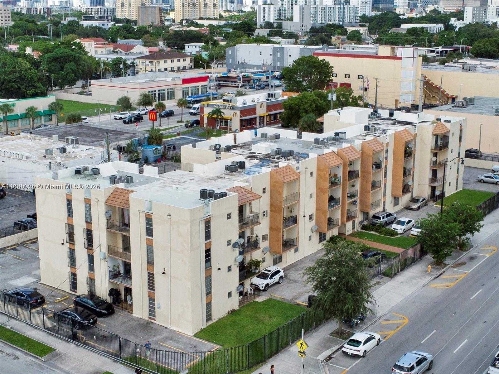 Small Image of 1051 SOUTH WEST 1ST ST #211, Miami Number 13