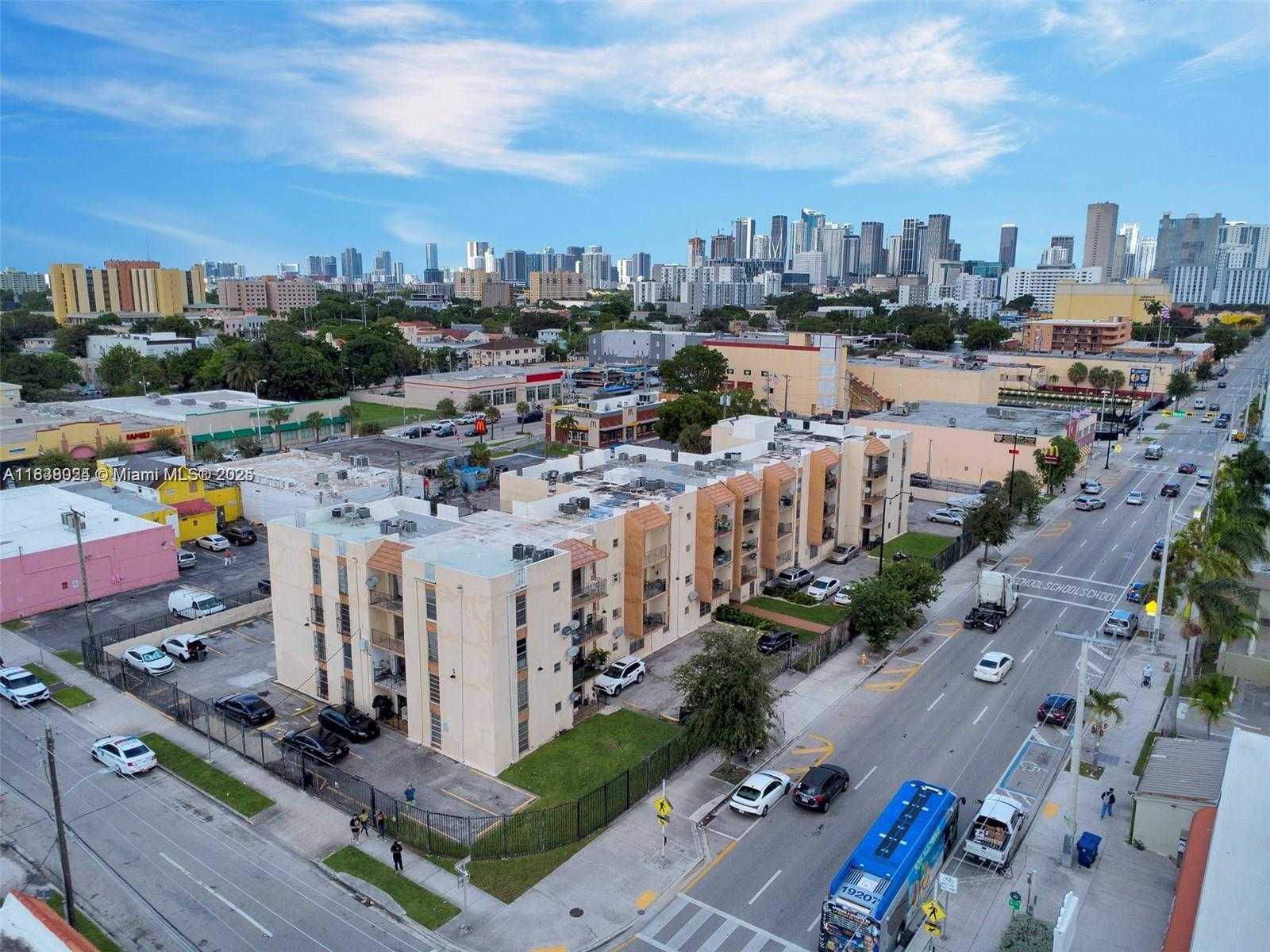 Small Image of 1051 SOUTH WEST 1ST ST #211, Miami Number 2