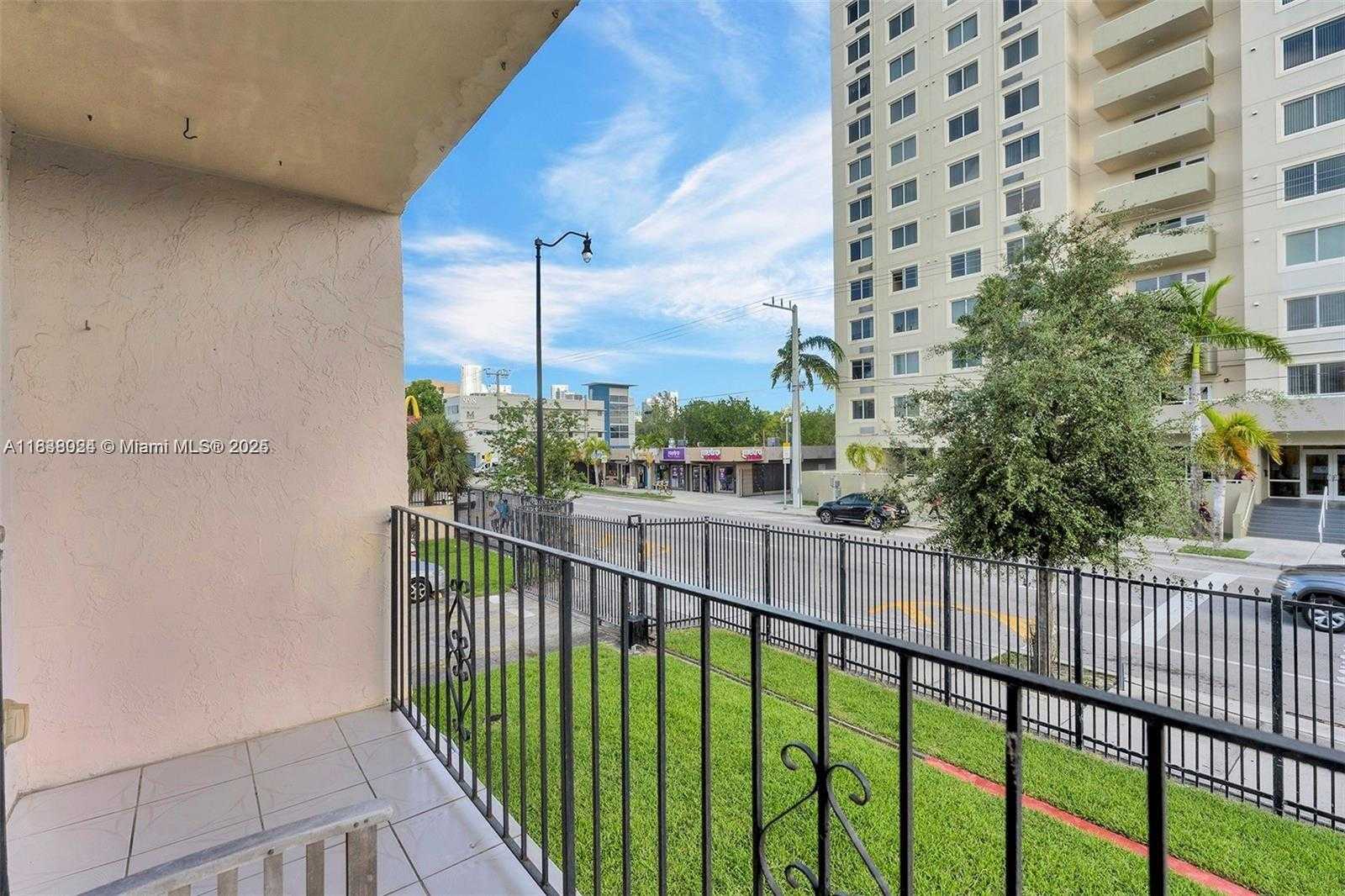 Small Image of 1051 SOUTH WEST 1ST ST #211, Miami Number 25