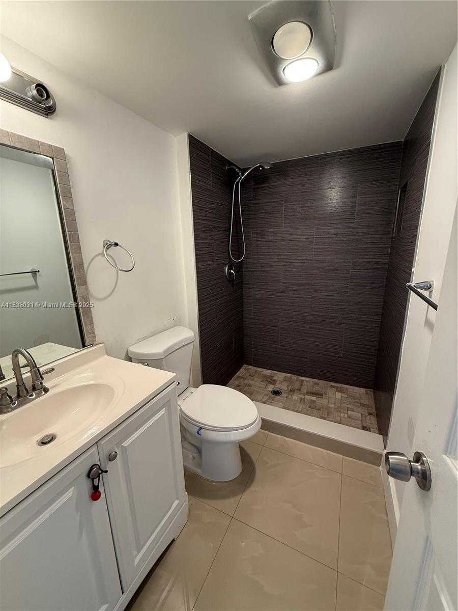 Small Image of 3475 NORTH COUNTRY CLUB DR #315, Aventura Number 10
