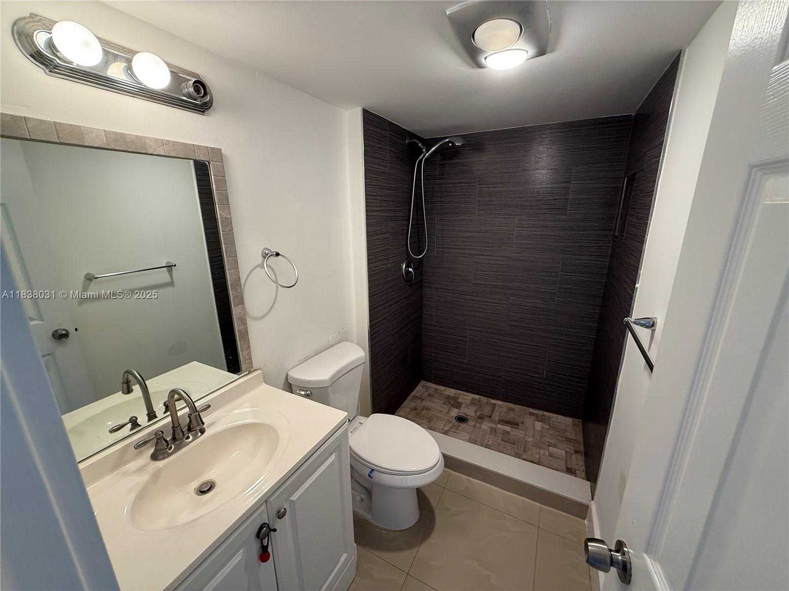 Small Image of 3475 NORTH COUNTRY CLUB DR #315, Aventura Number 11