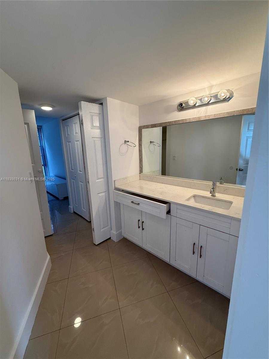 Small Image of 3475 NORTH COUNTRY CLUB DR #315, Aventura Number 13