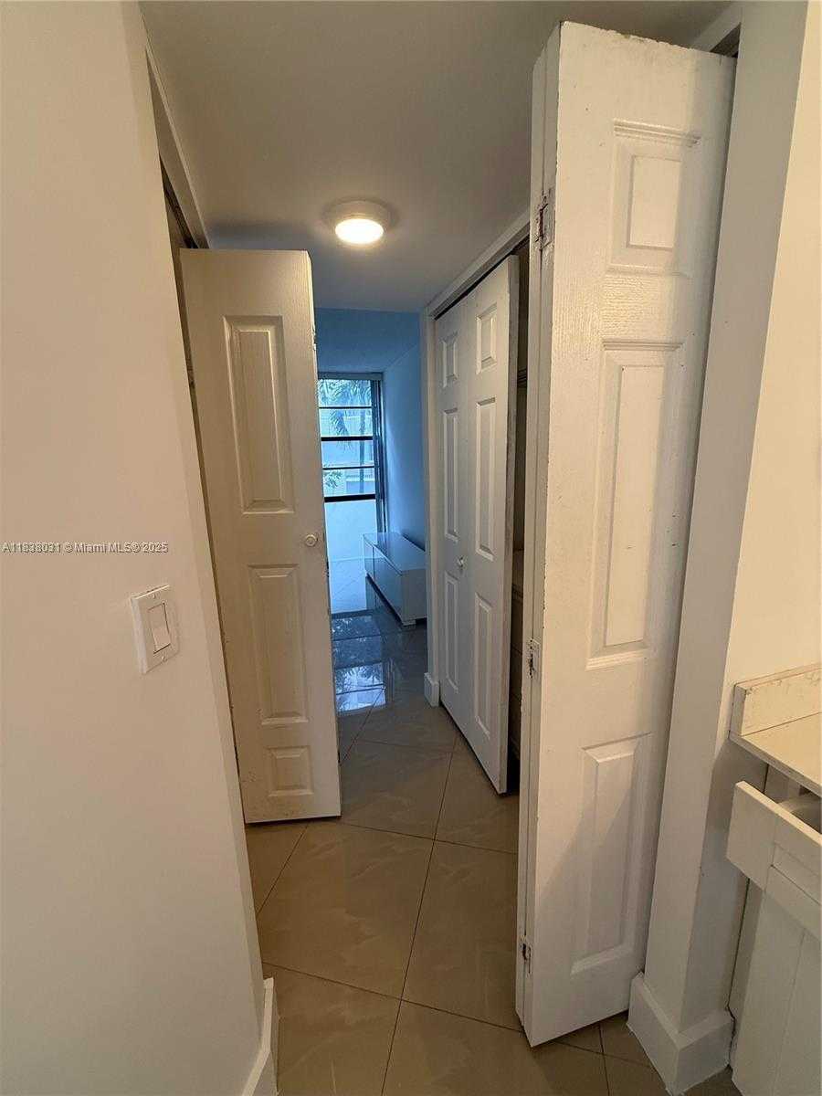 Small Image of 3475 NORTH COUNTRY CLUB DR #315, Aventura Number 15