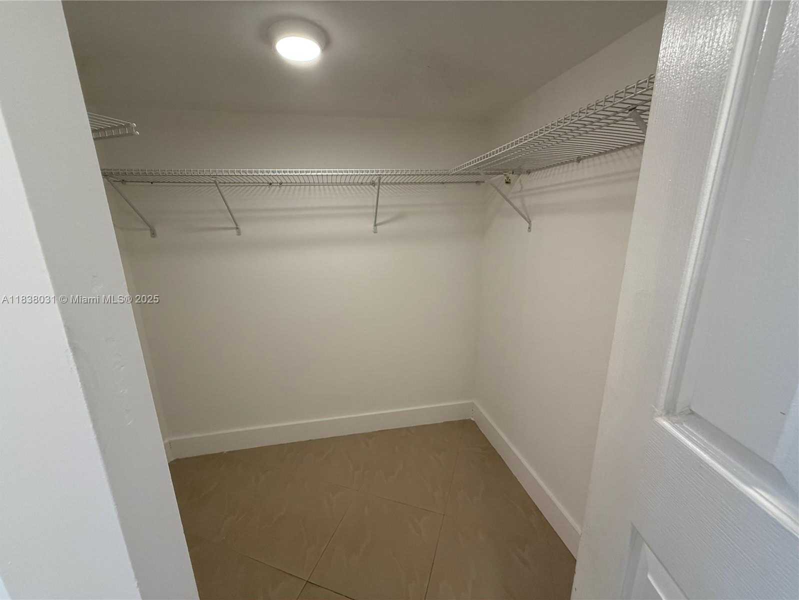 Small Image of 3475 NORTH COUNTRY CLUB DR #315, Aventura Number 16