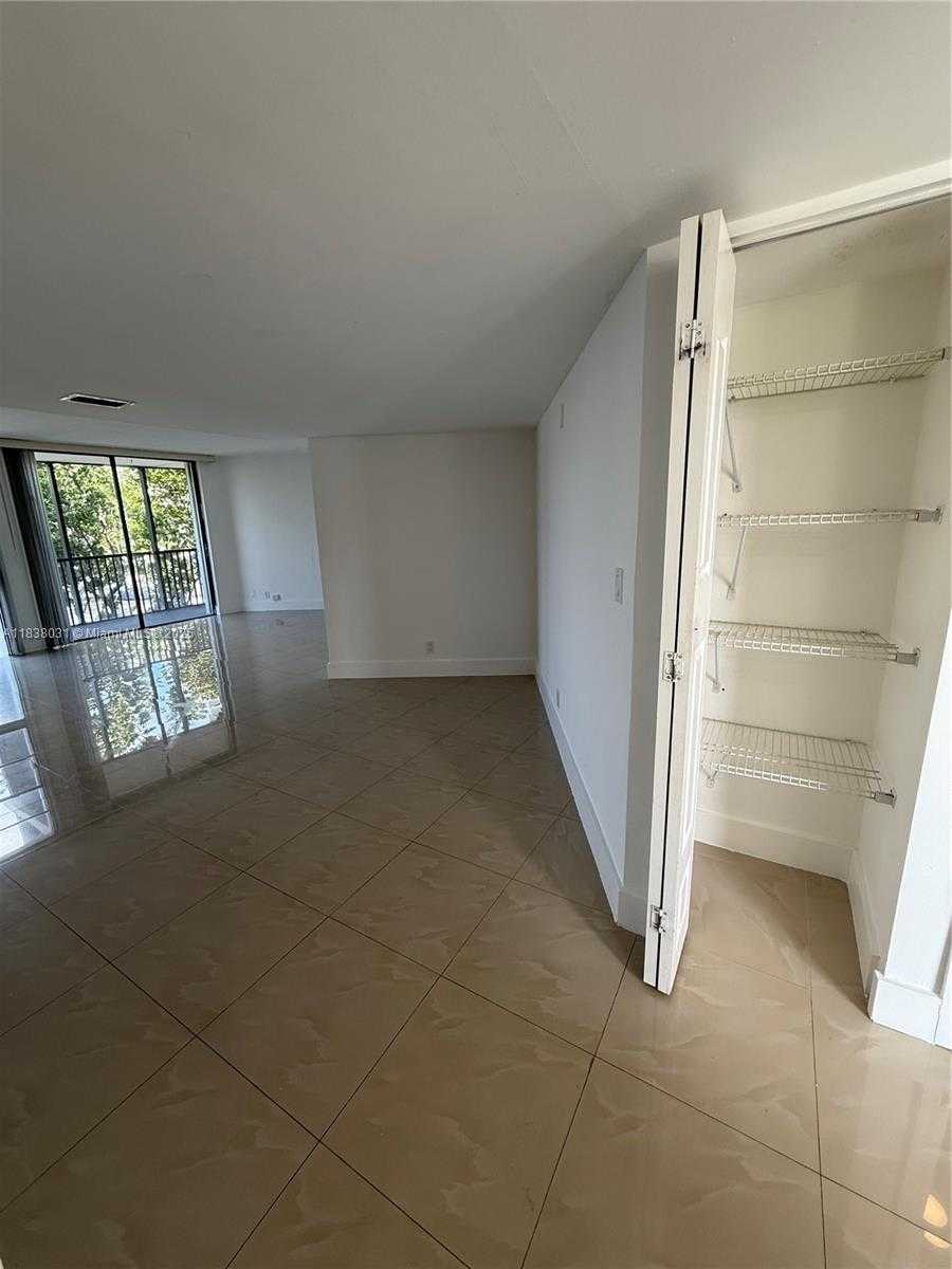 Small Image of 3475 NORTH COUNTRY CLUB DR #315, Aventura Number 5