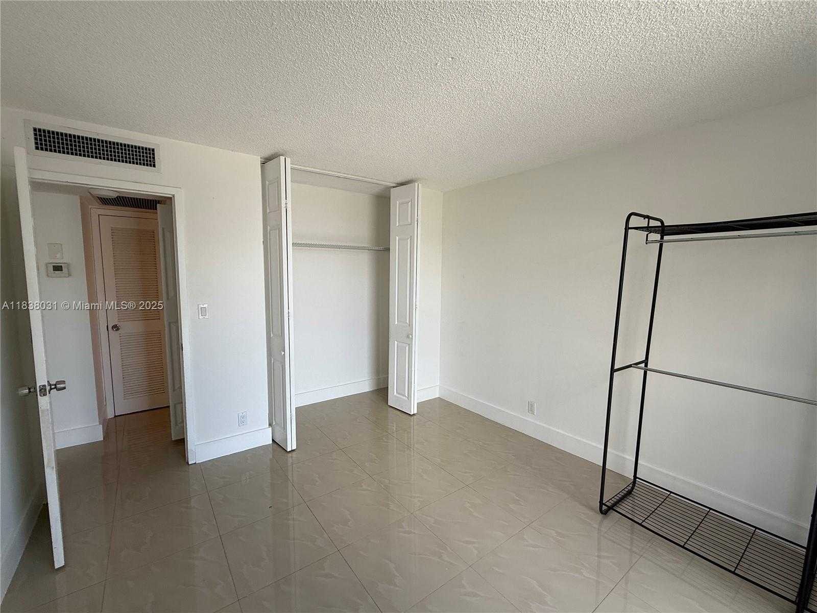 Small Image of 3475 NORTH COUNTRY CLUB DR #315, Aventura Number 9