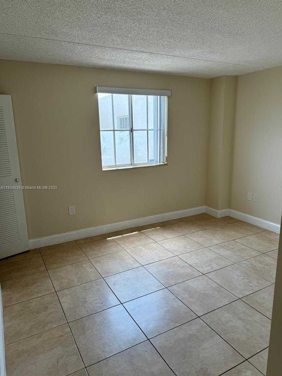 Small Image of 6045 NORTH WEST 186TH ST #309, Hialeah Number 10
