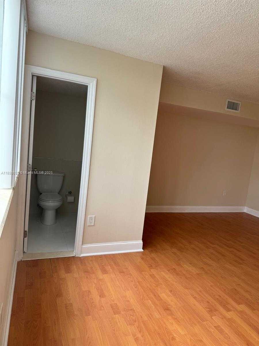 Small Image of 6045 NORTH WEST 186TH ST #309, Hialeah Number 3