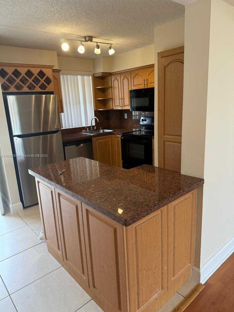 Small Image of 6045 NORTH WEST 186TH ST #309, Hialeah Number 4