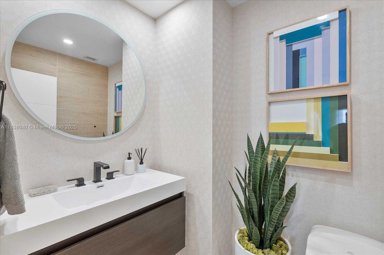 Small Image of 2301 COLLINS AVE #1633, Miami Beach Number 11