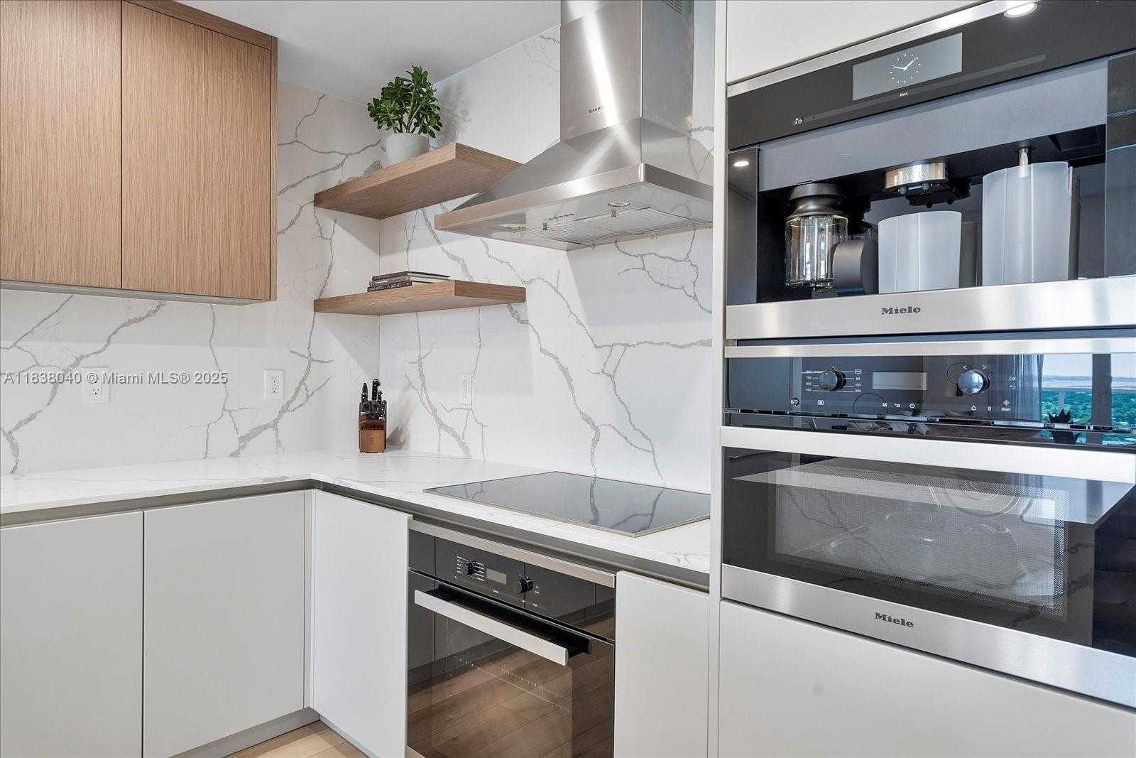 Small Image of 2301 COLLINS AVE #1633, Miami Beach Number 4