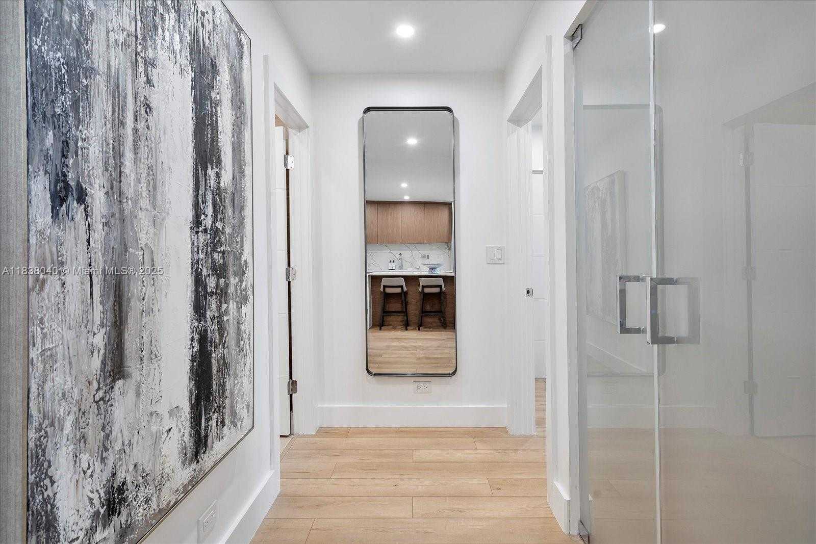 Small Image of 2301 COLLINS AVE #1633, Miami Beach Number 6
