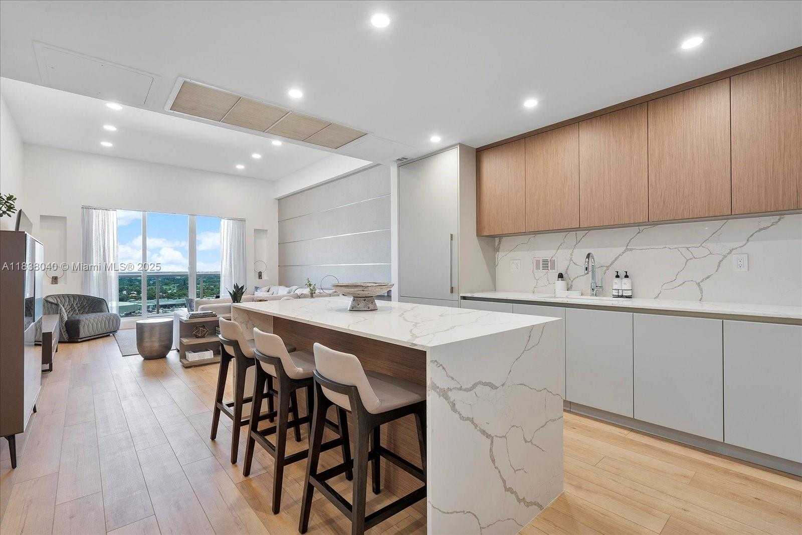 Small Image of 2301 COLLINS AVE #1633, Miami Beach Number 7