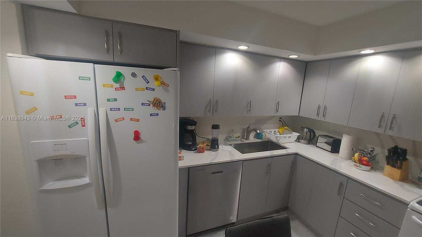Small Image of 851 THREE ISLANDS BLVD #303, Hallandale Beach Number 4