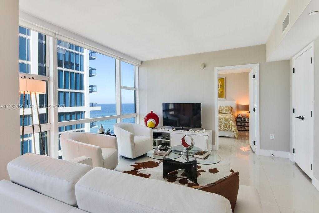 Small Image of 6801 COLLINS AVE #1207, Miami Beach Number 10
