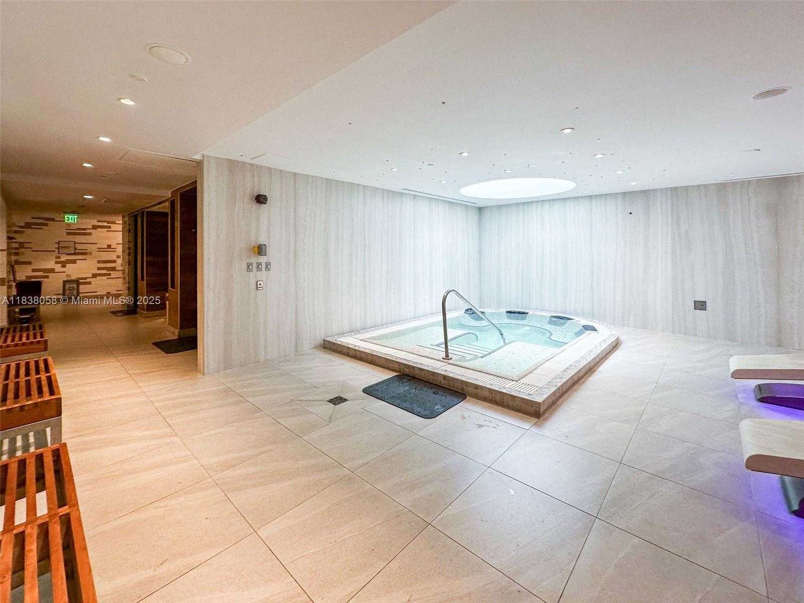 Small Image of 6801 COLLINS AVE #1207, Miami Beach Number 30