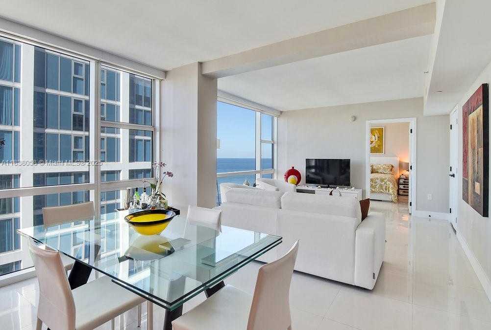 Small Image of 6801 COLLINS AVE #1207, Miami Beach Number 9