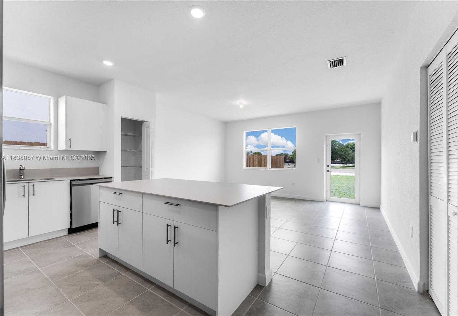 Small Image of 2960 SOUTH EAST 23, Homestead Number 4