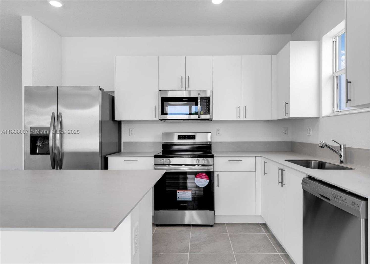 Small Image of 2960 SOUTH EAST 23, Homestead Number 8