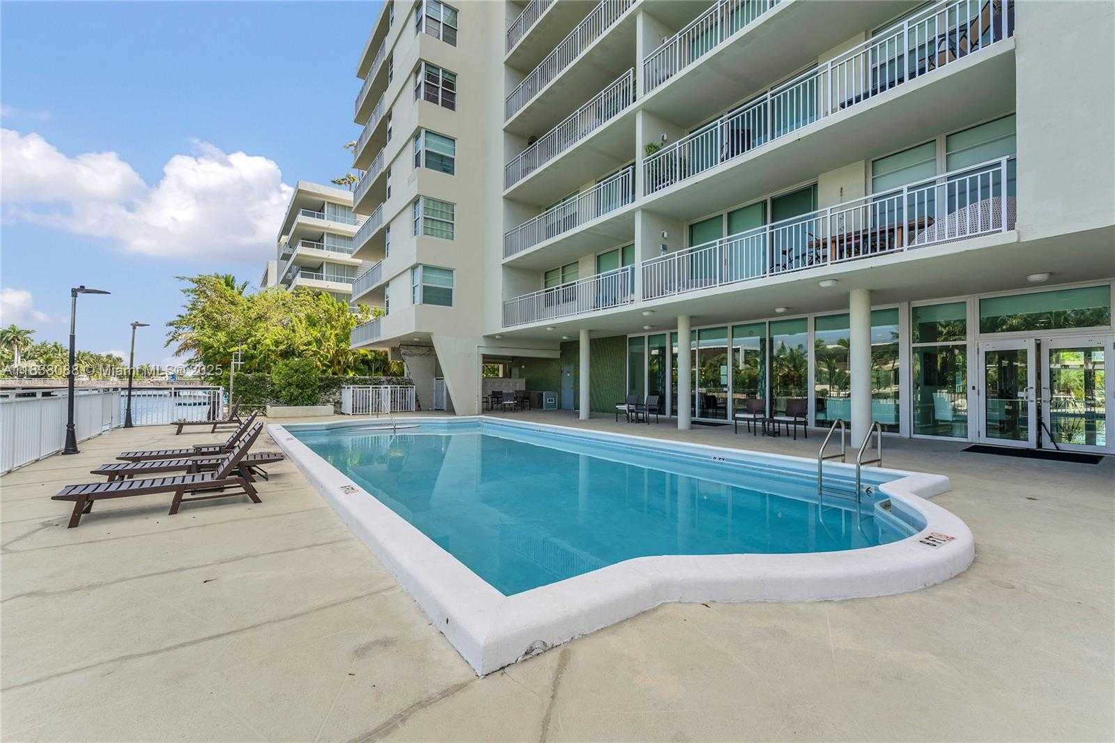 Small Image of 9500 WEST BAY HARBOR DR #5F, Bay Harbor Islands Number 19