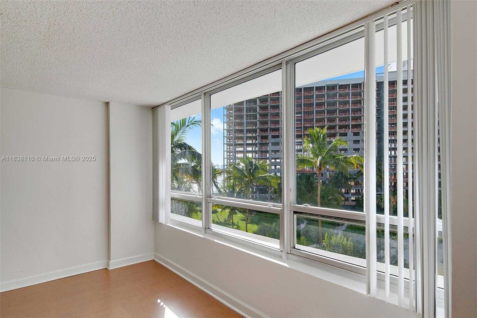 Small Image of 1500 BAY RD #S-0552, Miami Beach Number 10