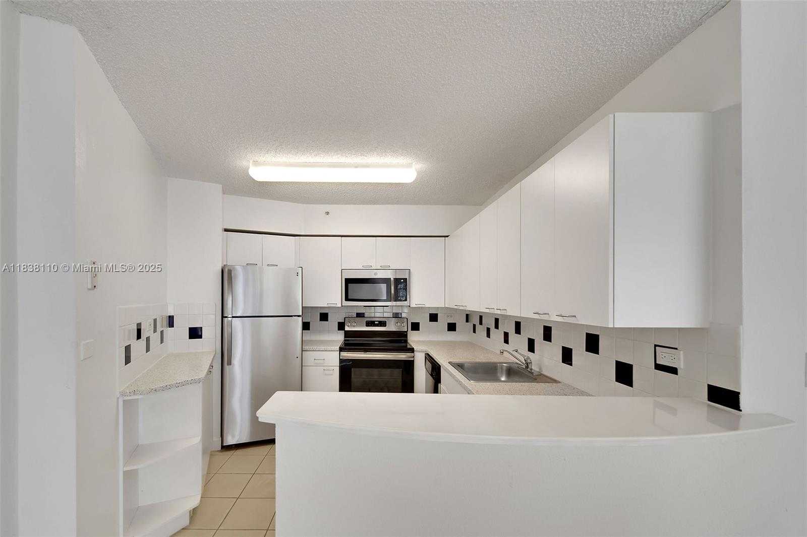 Small Image of 1500 BAY RD #S-0552, Miami Beach Number 7