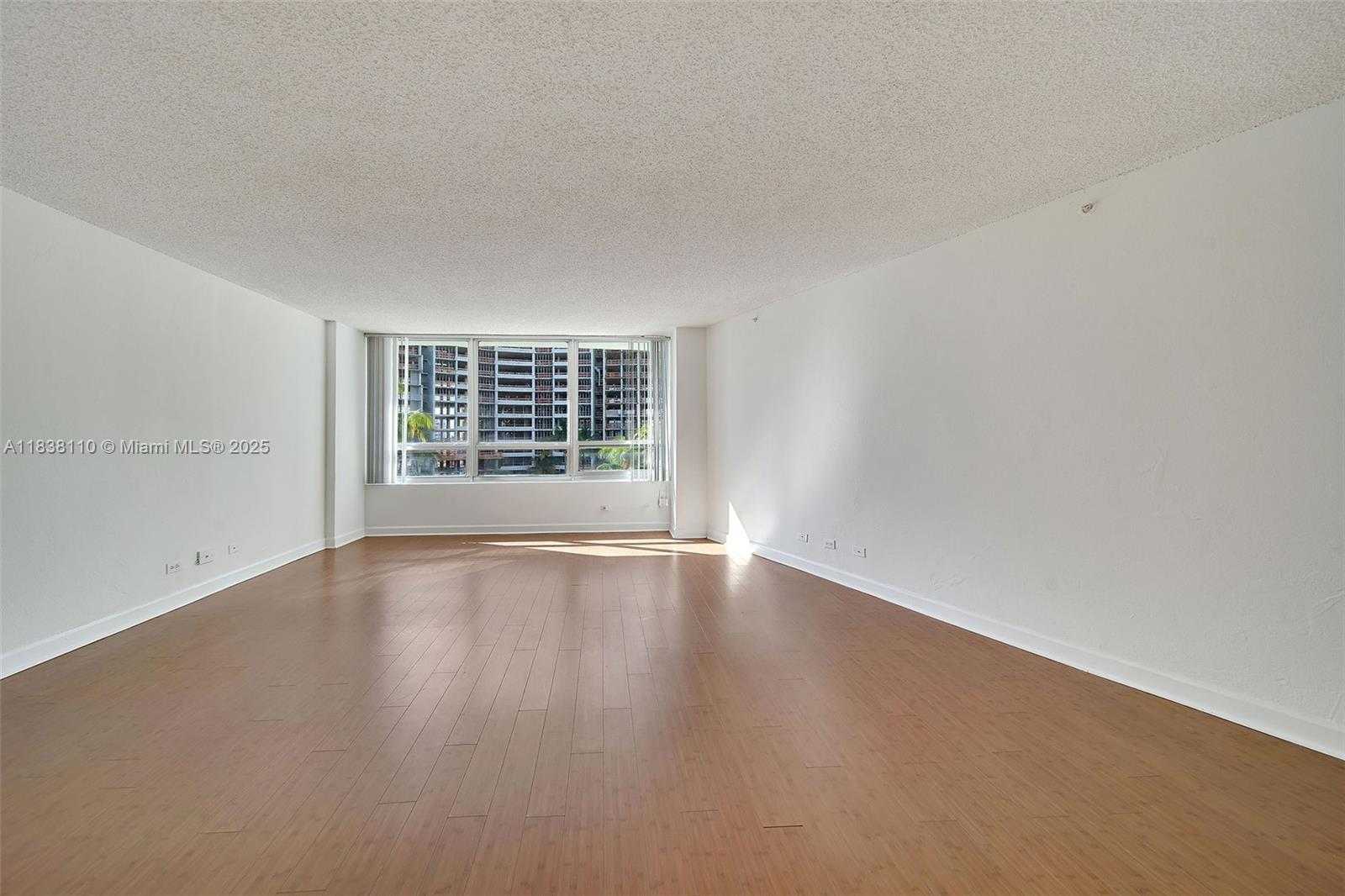 Small Image of 1500 BAY RD #S-0552, Miami Beach Number 8