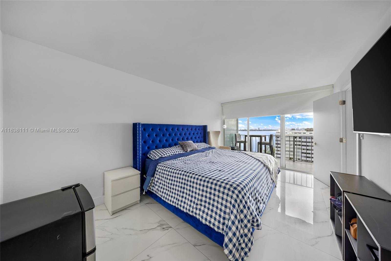 Small Image of 7601 EAST TREASURE DR #1422, North Bay Village Number 12