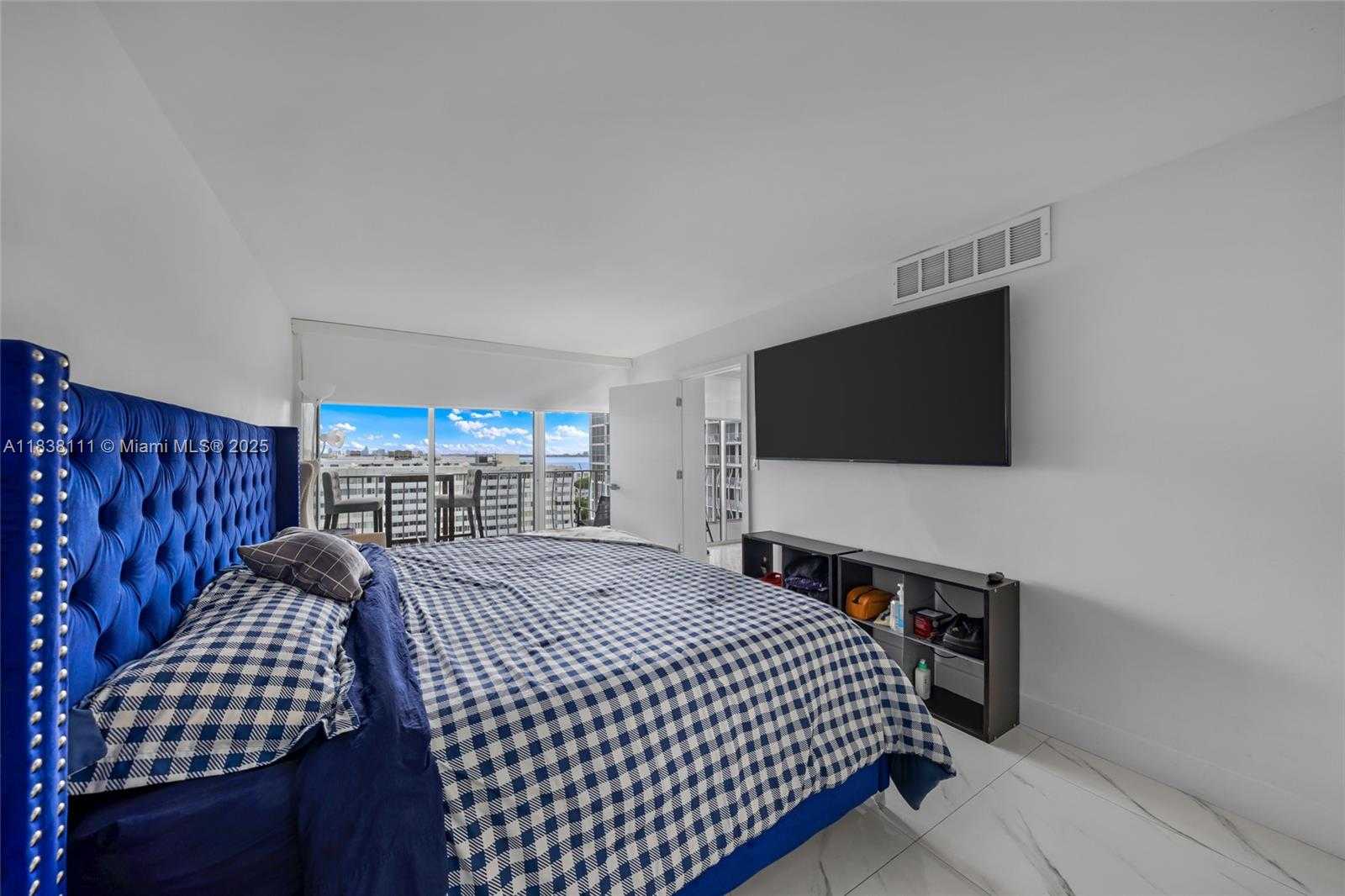 Small Image of 7601 EAST TREASURE DR #1422, North Bay Village Number 17