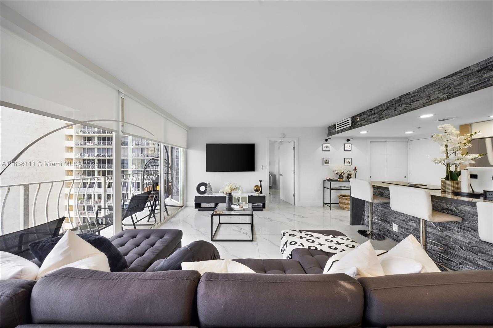 Small Image of 7601 EAST TREASURE DR #1422, North Bay Village Number 19